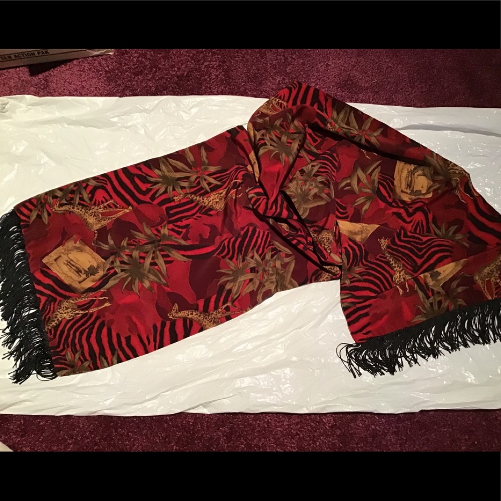 Ladies gorgeous scarf with 3” black fringe on ends